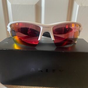 Oakley FLAK 2.0 XL; polished white base and Prizm Field lenses
